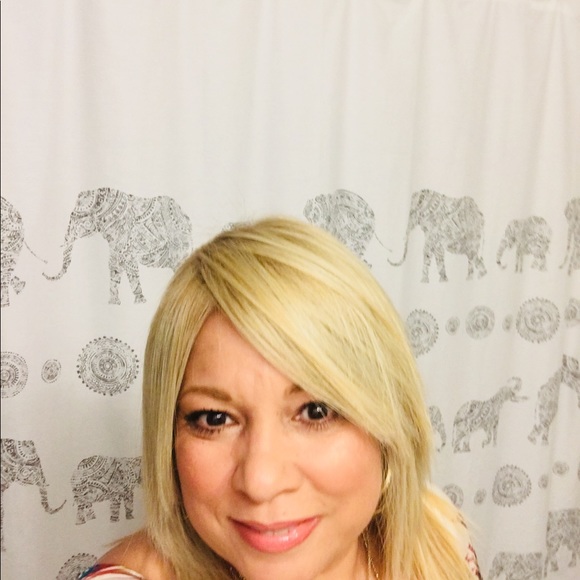 Meet your Posher, Amelia - Picture 1 of 1